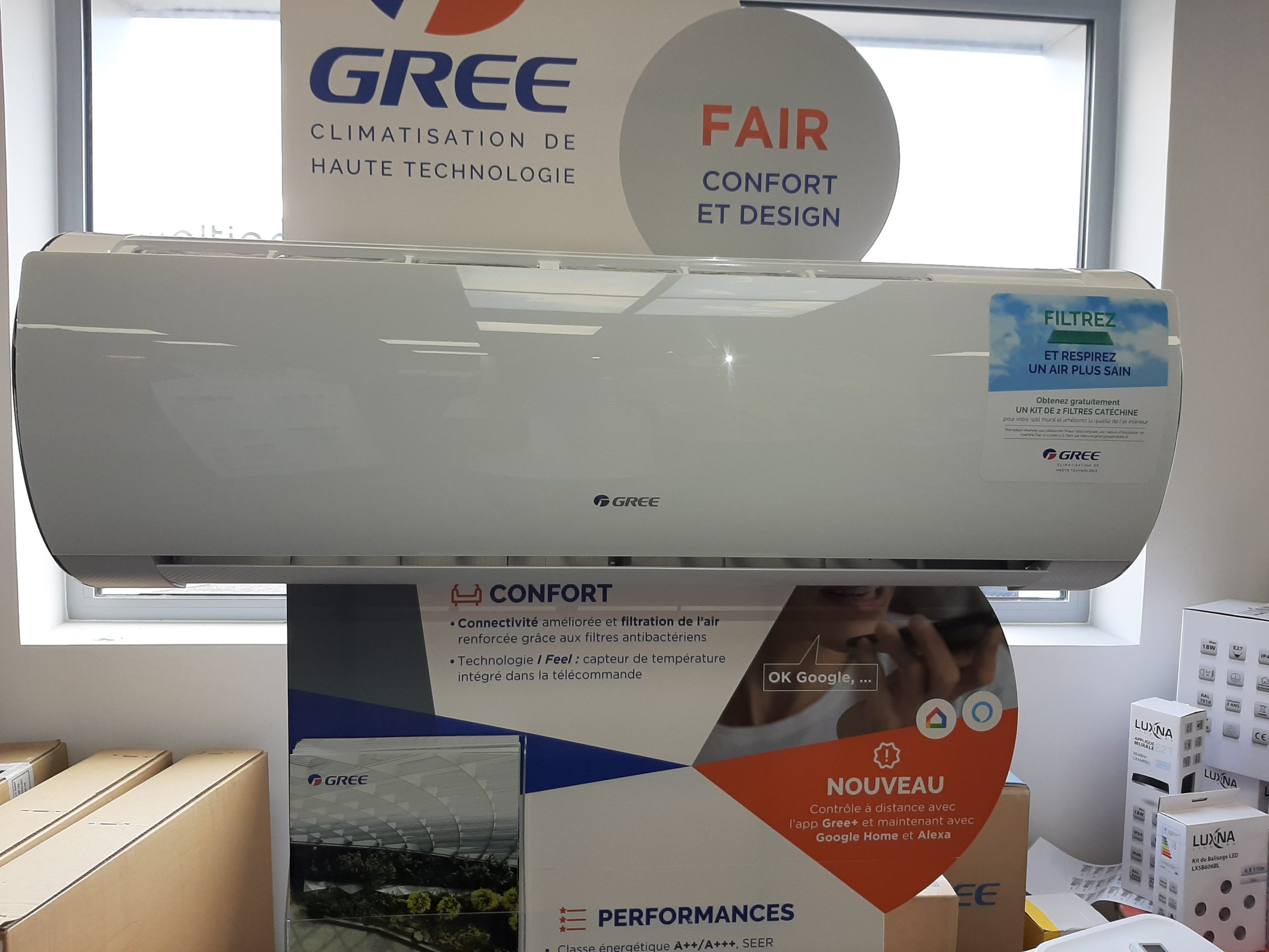 <p>ssi2a procède à la pose et à la dépose de meubles publicitaires dans le respect de vos consignes. Ancien meuble Nouveau meuble ssi2a peut effectuer l&rsquo;approvisionnement du meuble en fonction de vos besoins. N&rsquo;hésitez pas à nous consulter pour toute information.</p>
